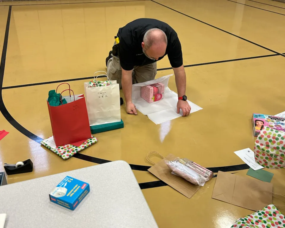 Wrapping gifts for Children of Incarcerated Parents